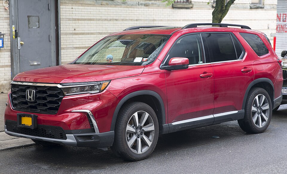 Photo: Mr.choppers, CC BY-SA 3.0 2023 Honda Pilot
